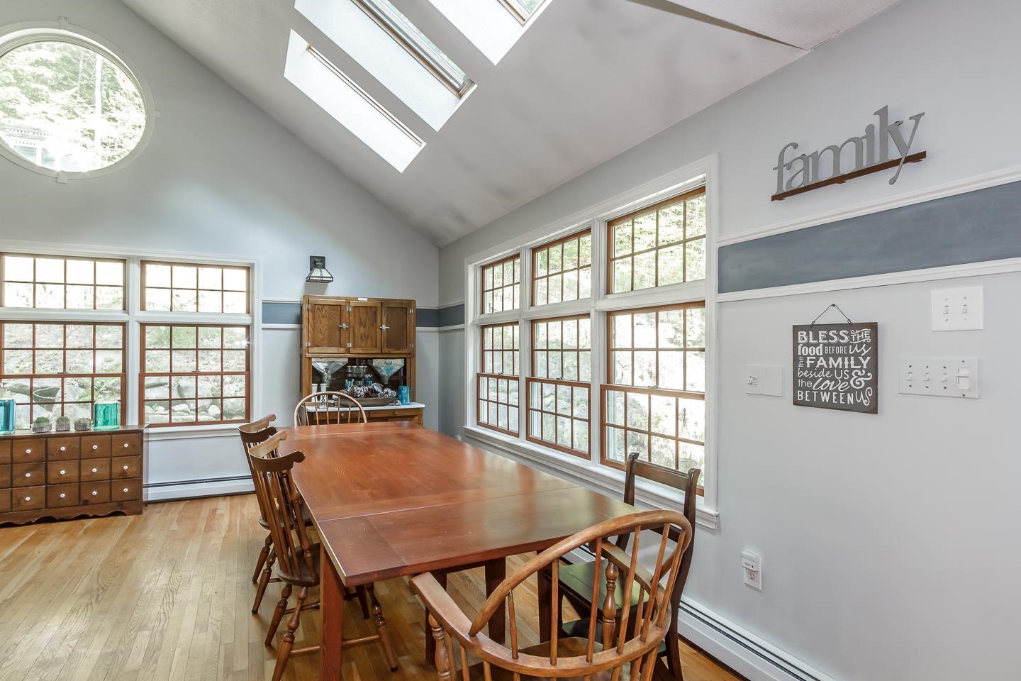 Keene, New Hampshire 03431, United States, 4 Bedrooms Bedrooms, ,3 BathroomsBathrooms,Residential,Pending,39638