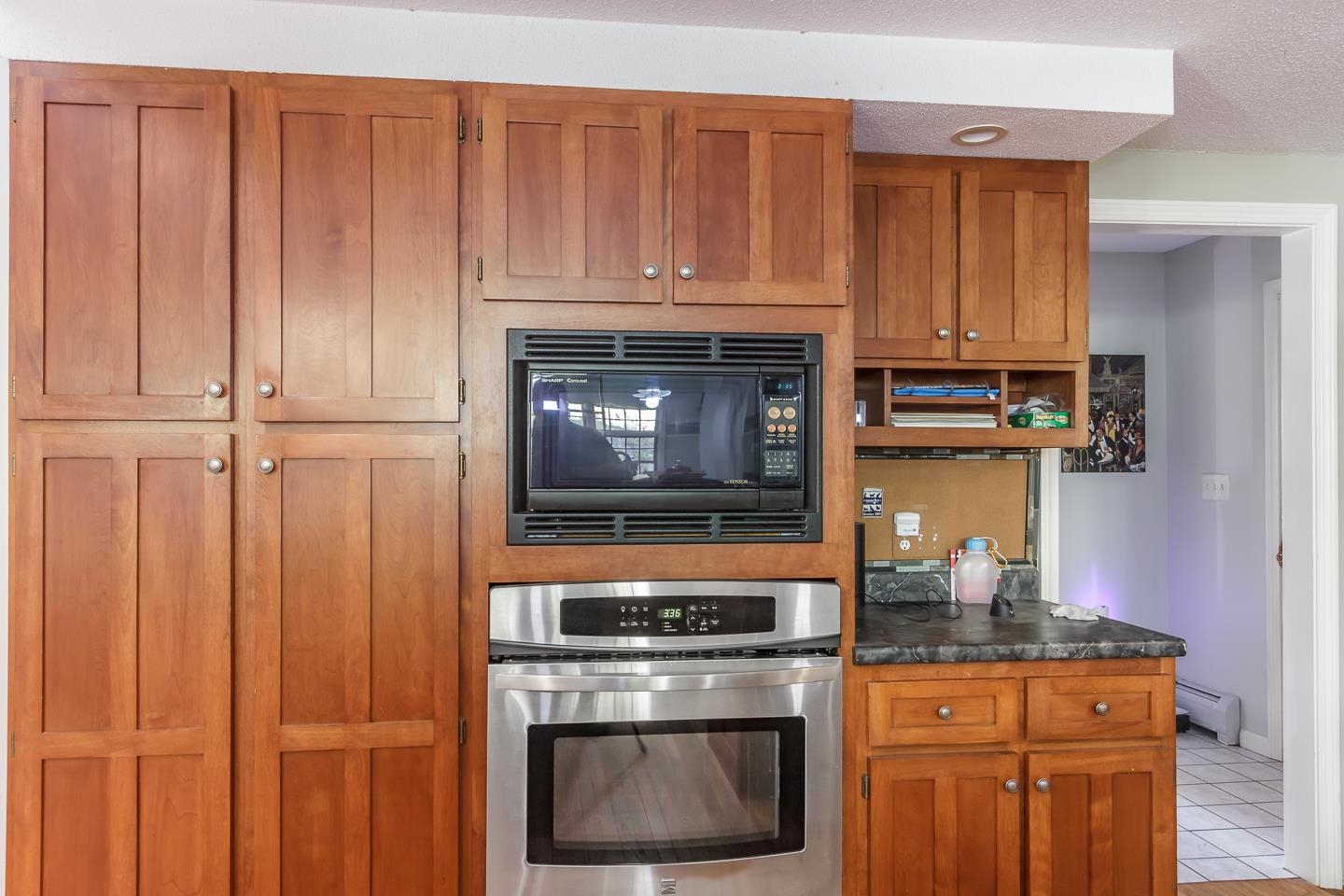 Keene, New Hampshire 03431, United States, 4 Bedrooms Bedrooms, ,3 BathroomsBathrooms,Residential,Pending,39638