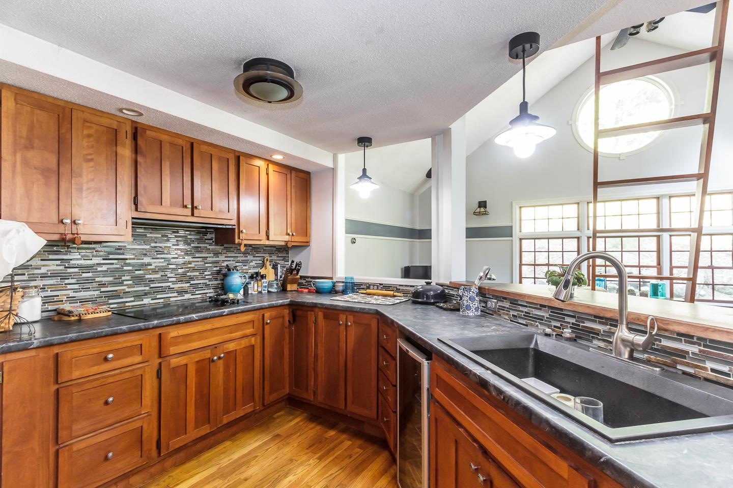 Keene, New Hampshire 03431, United States, 4 Bedrooms Bedrooms, ,3 BathroomsBathrooms,Residential,Pending,39638