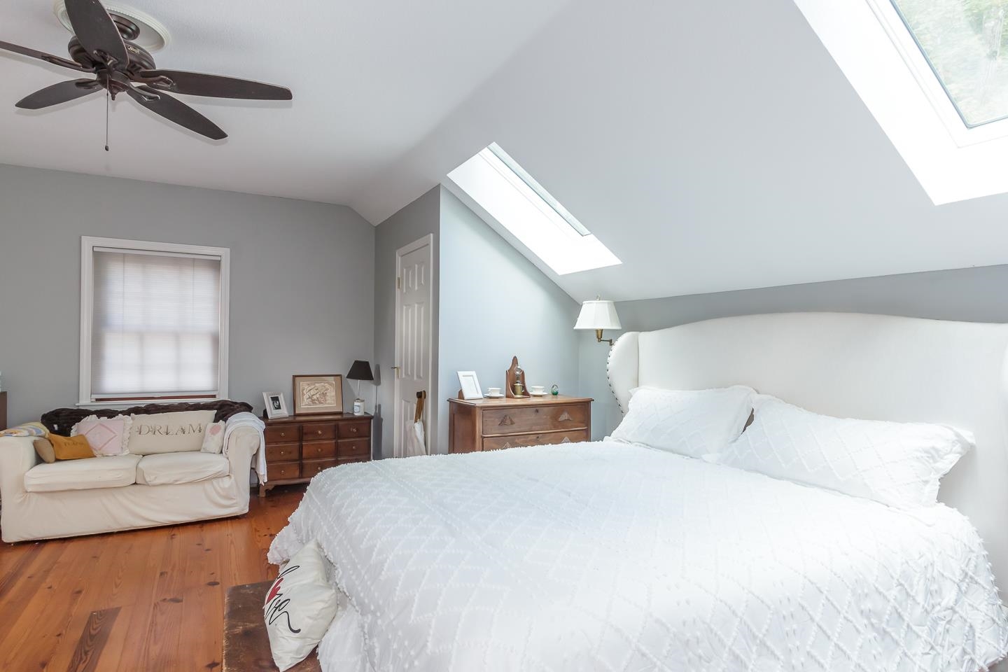 Keene, New Hampshire 03431, United States, 4 Bedrooms Bedrooms, ,3 BathroomsBathrooms,Residential,Pending,39638