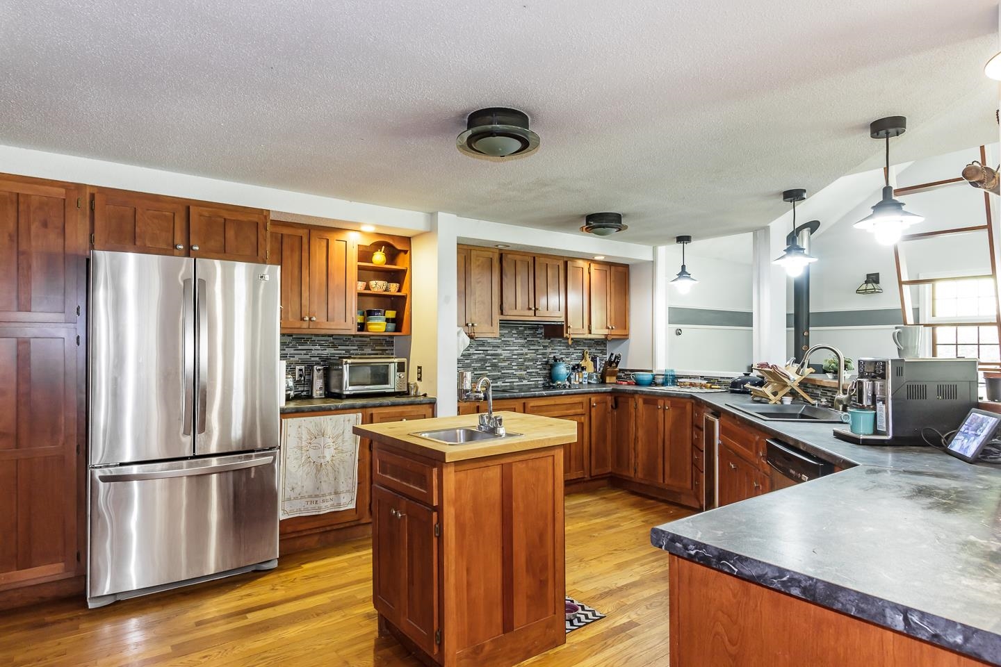 Keene, New Hampshire 03431, United States, 4 Bedrooms Bedrooms, ,3 BathroomsBathrooms,Residential,Pending,39638