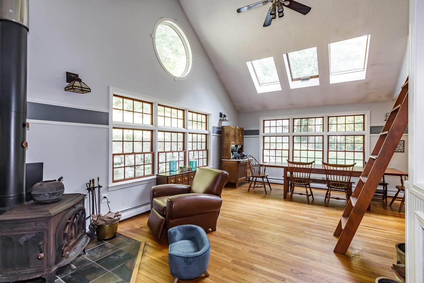 Keene, New Hampshire 03431, United States, 4 Bedrooms Bedrooms, ,3 BathroomsBathrooms,Residential,Pending,39638