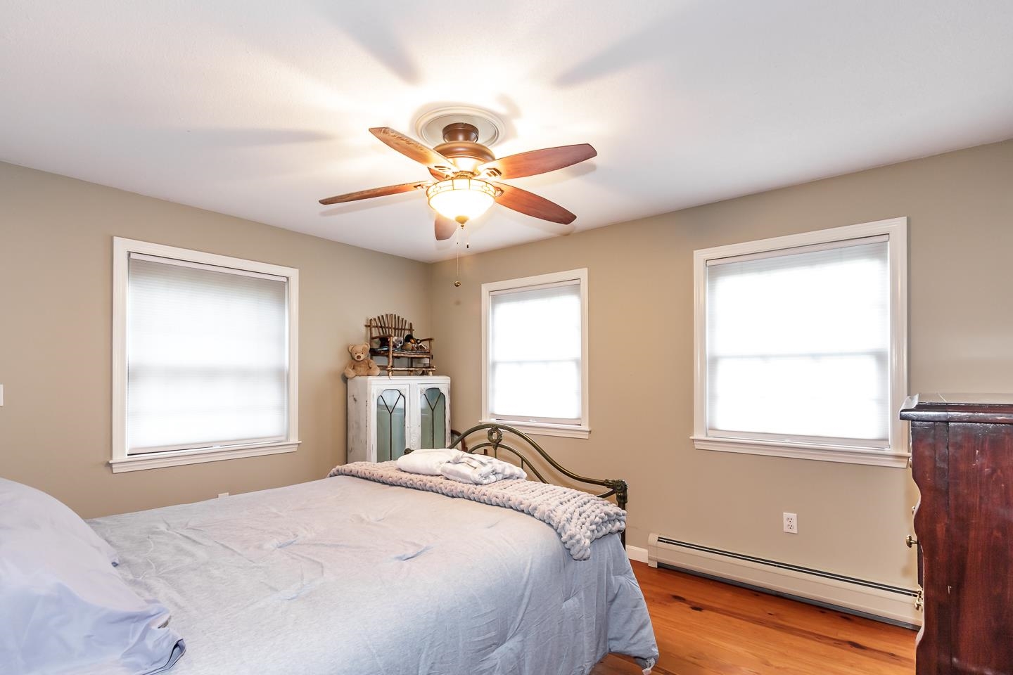 Keene, New Hampshire 03431, United States, 4 Bedrooms Bedrooms, ,3 BathroomsBathrooms,Residential,Pending,39638