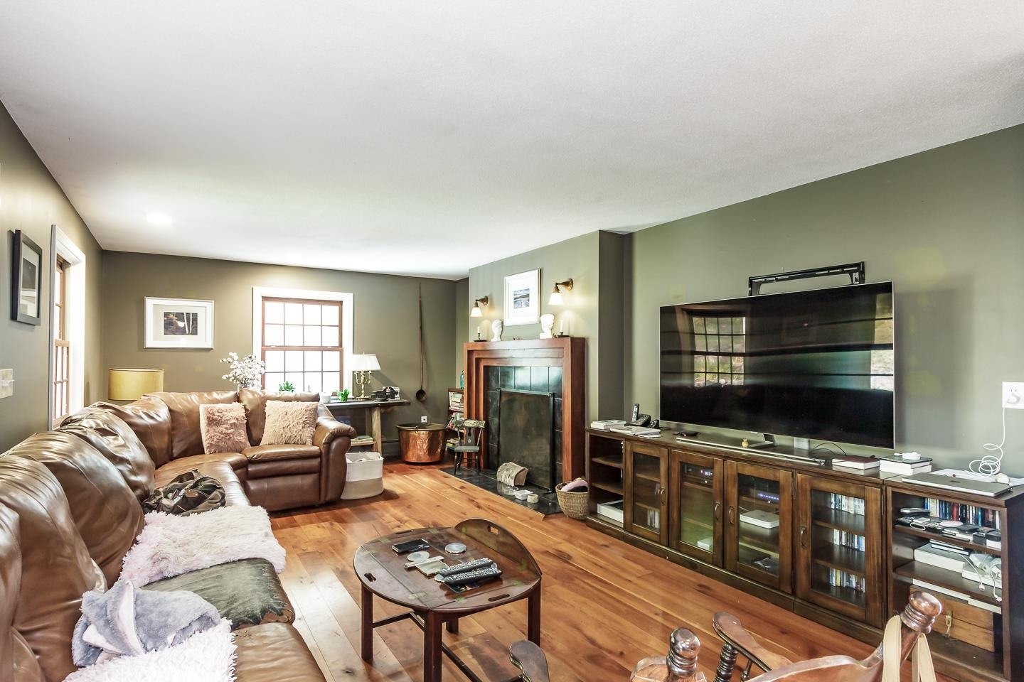 Keene, New Hampshire 03431, United States, 4 Bedrooms Bedrooms, ,3 BathroomsBathrooms,Residential,Pending,39638