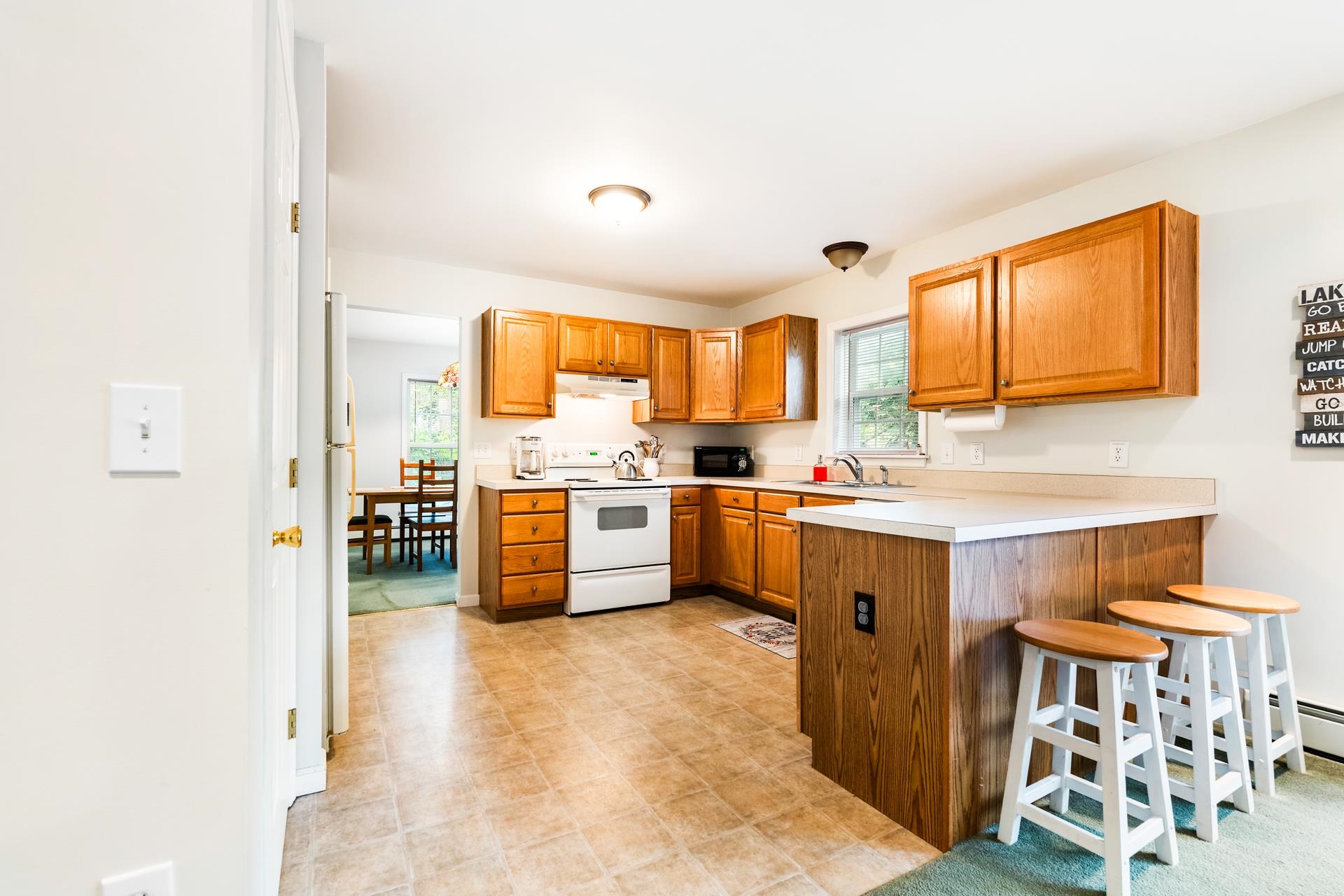 Sunapee, New Hampshire 03782, United States, 4 Bedrooms Bedrooms, ,2 BathroomsBathrooms,Residential,Active,139549