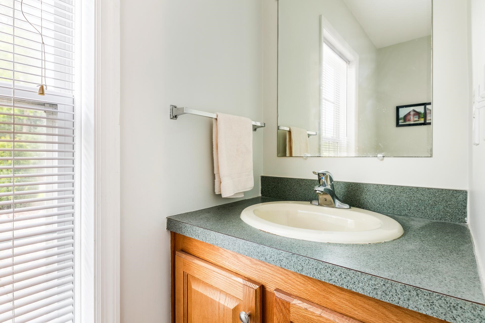 Sunapee, New Hampshire 03782, United States, 4 Bedrooms Bedrooms, ,2 BathroomsBathrooms,Residential,Active,139549