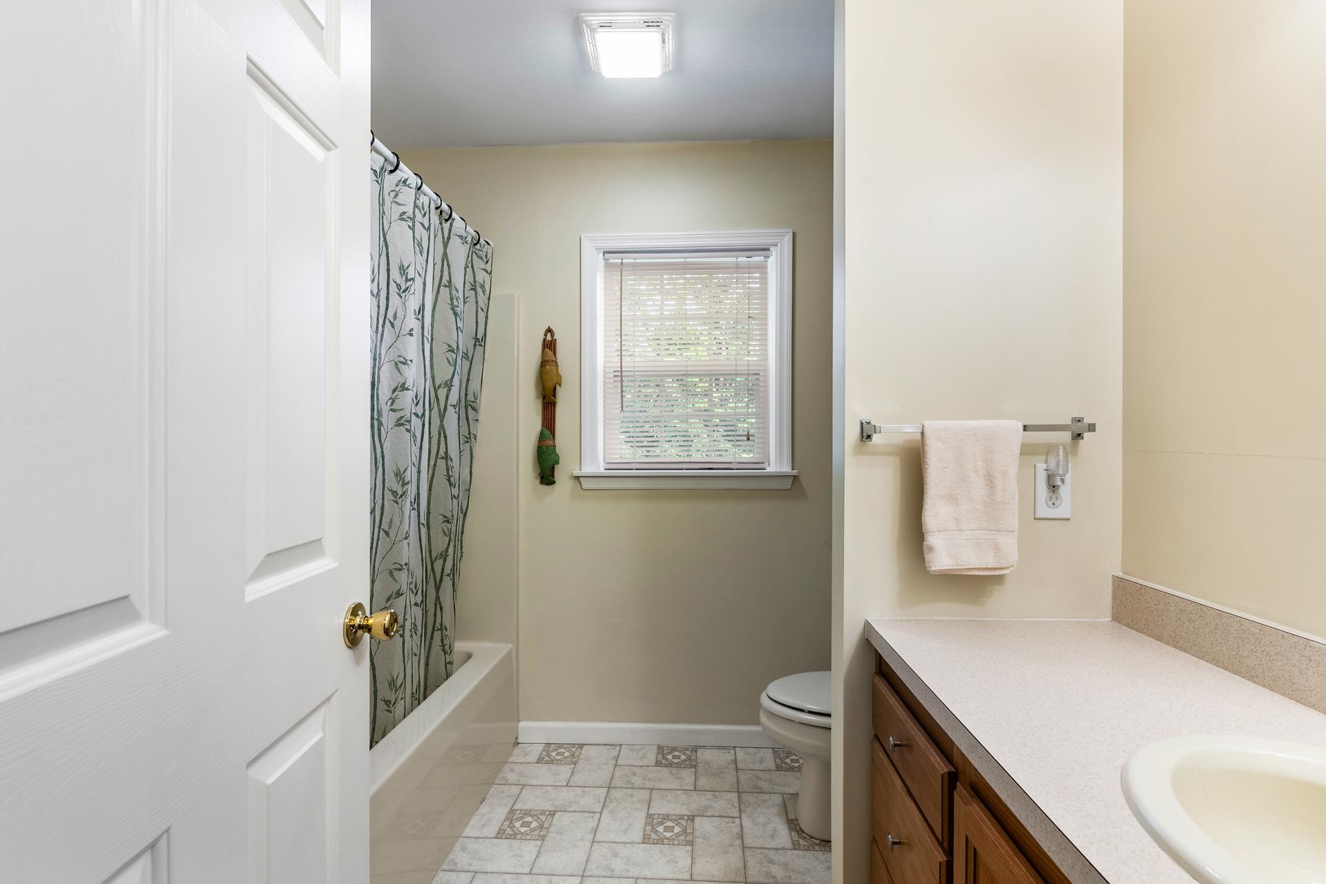 Sunapee, New Hampshire 03782, United States, 4 Bedrooms Bedrooms, ,2 BathroomsBathrooms,Residential,Active,139549