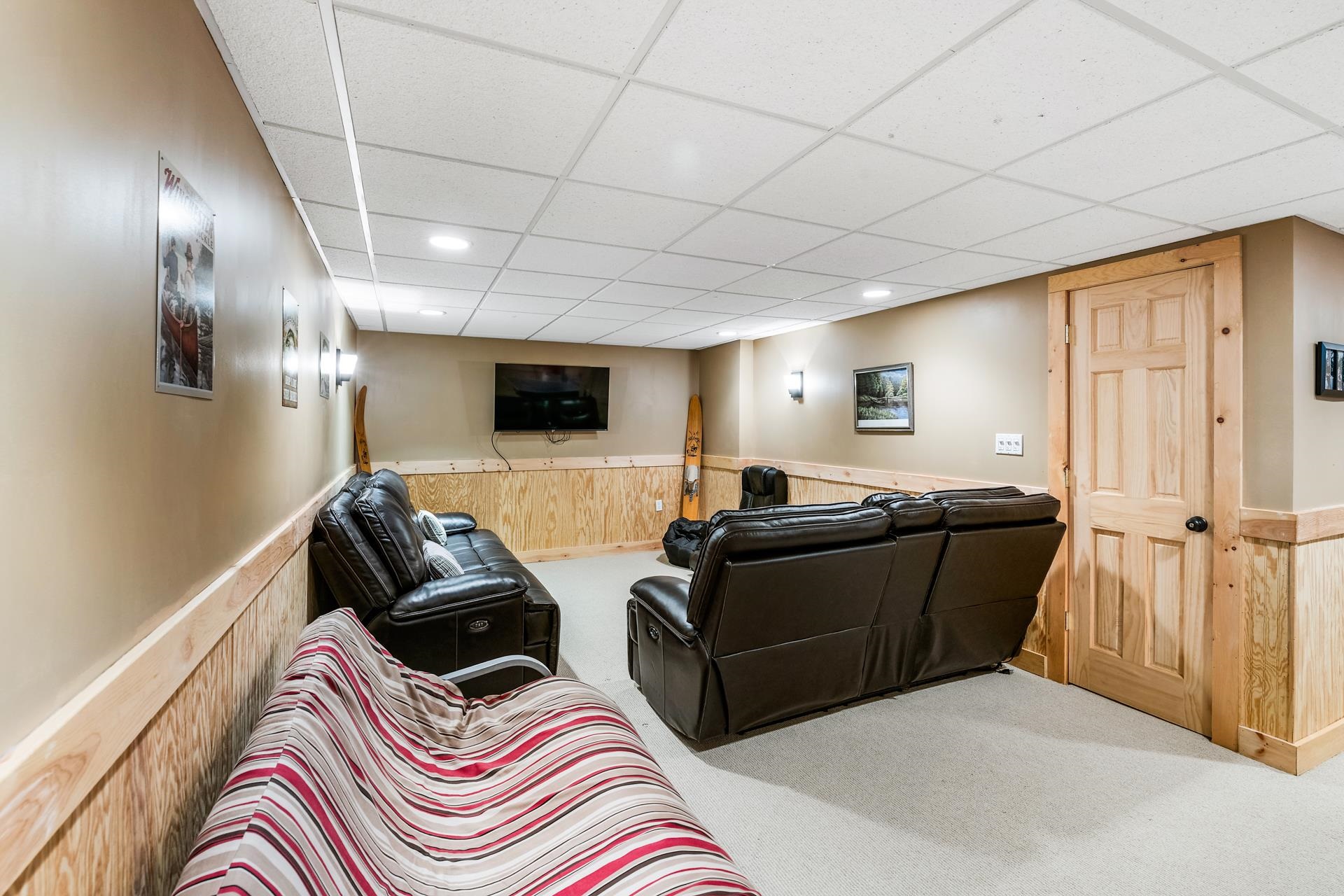 Sunapee, New Hampshire 03782, United States, 4 Bedrooms Bedrooms, ,2 BathroomsBathrooms,Residential,Active,139549