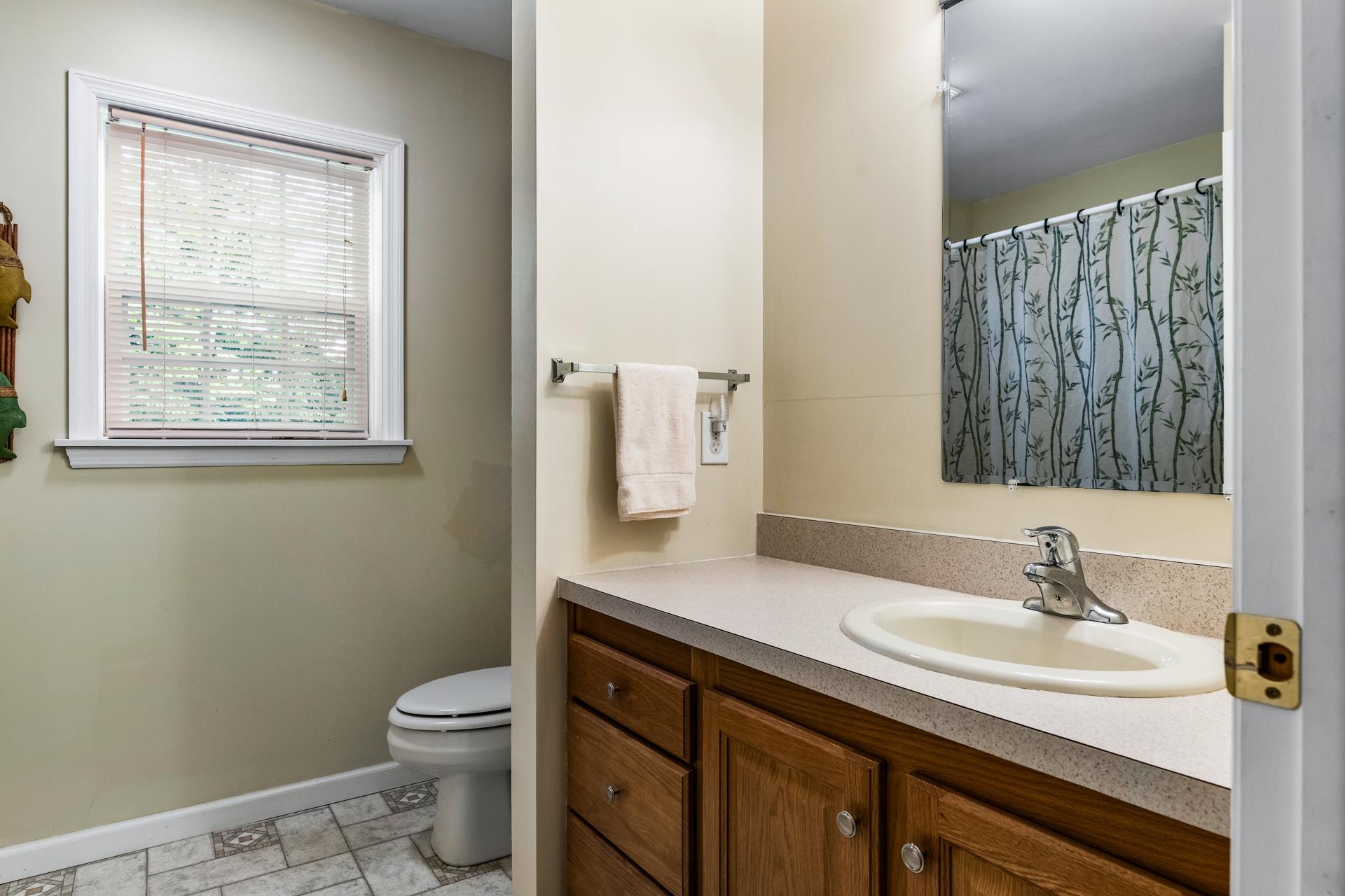 Sunapee, New Hampshire 03782, United States, 4 Bedrooms Bedrooms, ,2 BathroomsBathrooms,Residential,Active,139549