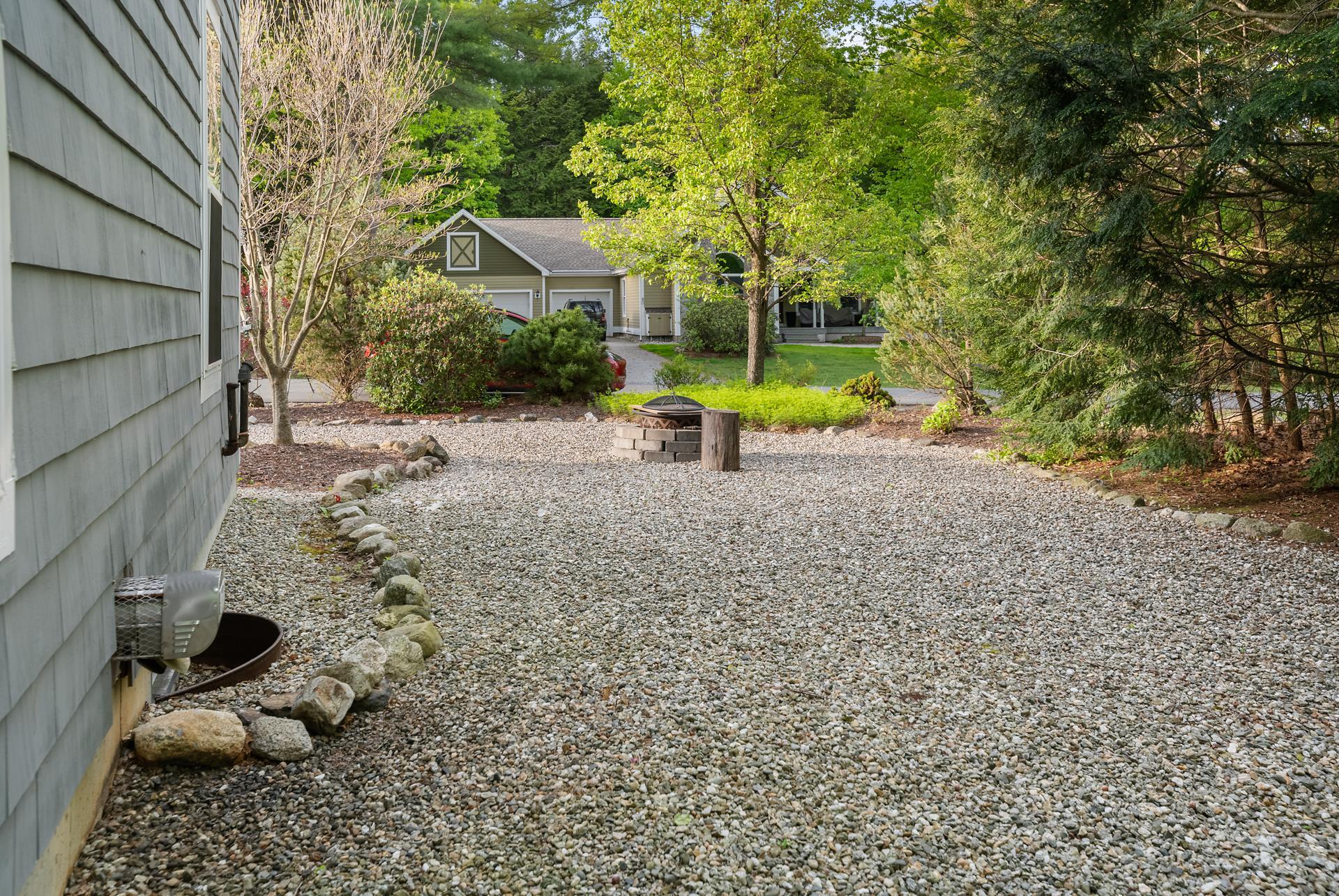 Sunapee, New Hampshire 03782, United States, 4 Bedrooms Bedrooms, ,2 BathroomsBathrooms,Residential,Active,139549