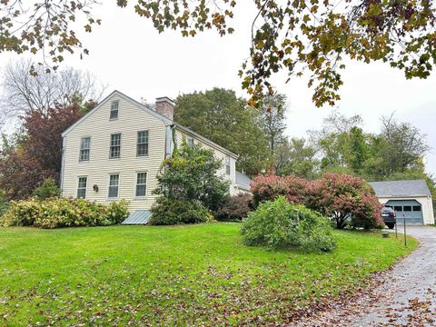 Photo of 188 Drinkwater Road, Kensington, NH 03833 (MLS # 5068301)