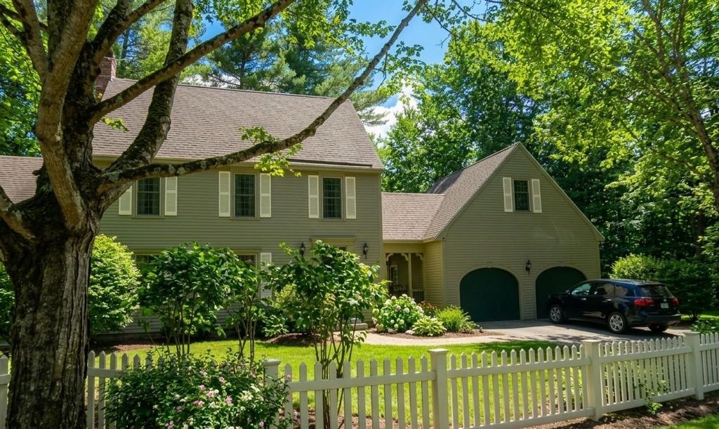 Photo of 29 Lexington Drive, Atkinson, NH 03811 (MLS # 5079744)