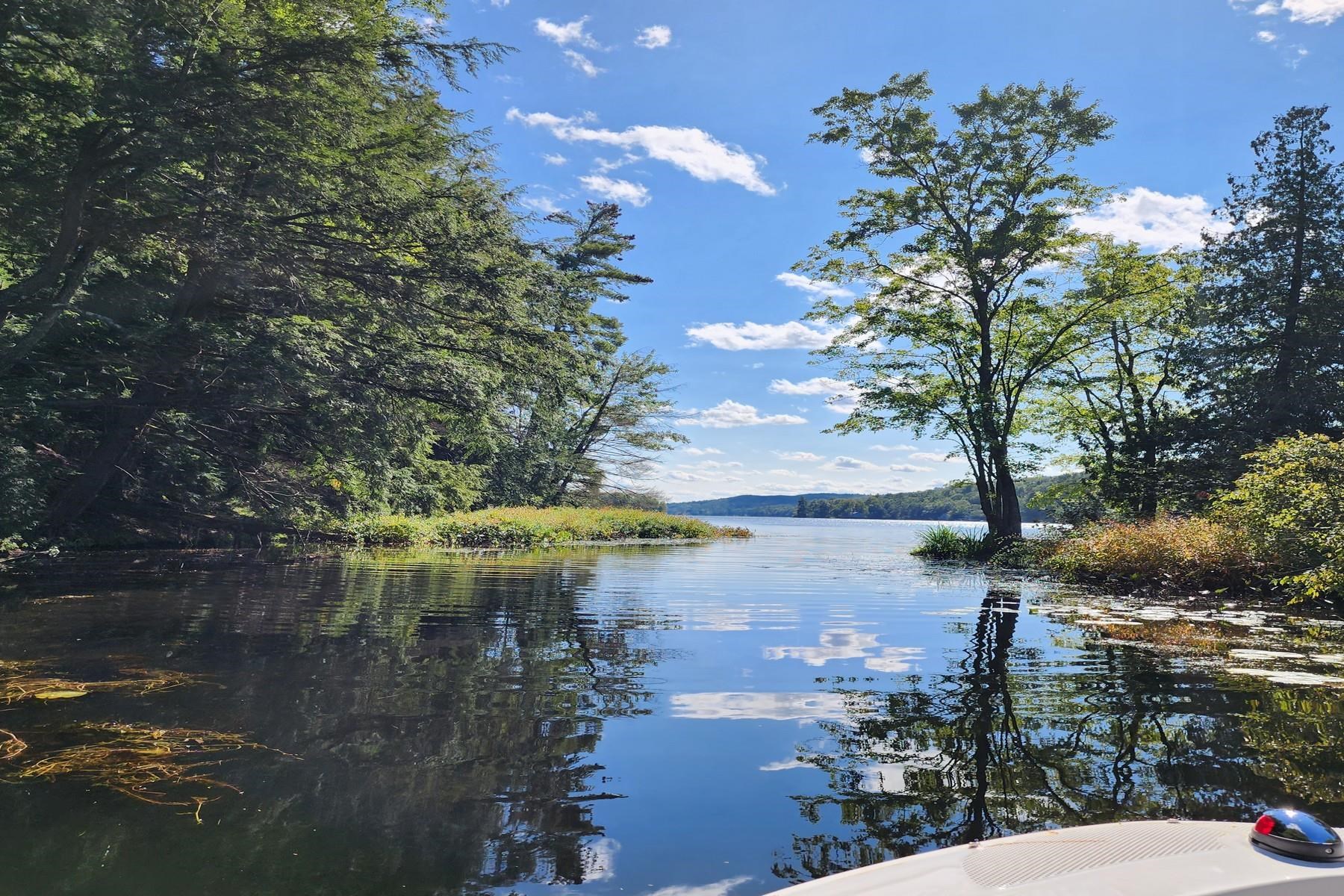 86 Lily Pond Lane