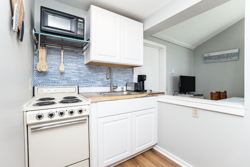 Photo of 401 Ocean Boulevard #1, Hampton, NH 03848 (MLS # 5084241)
