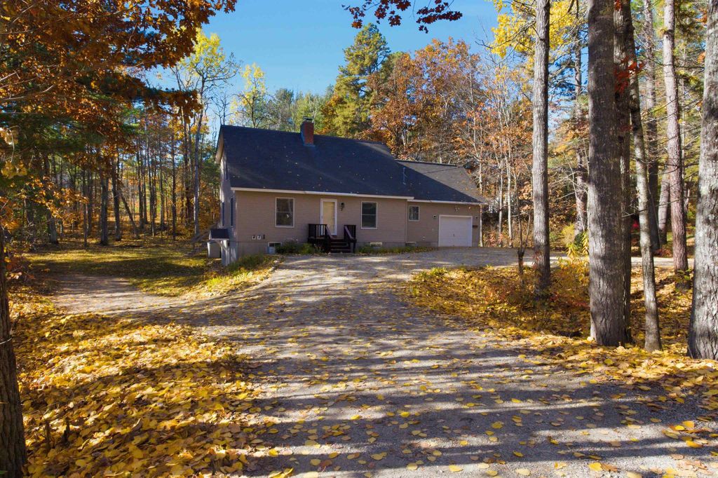 Photo of 7 Patriots Way, Ossipee, NH 03814 (MLS # 5082196)