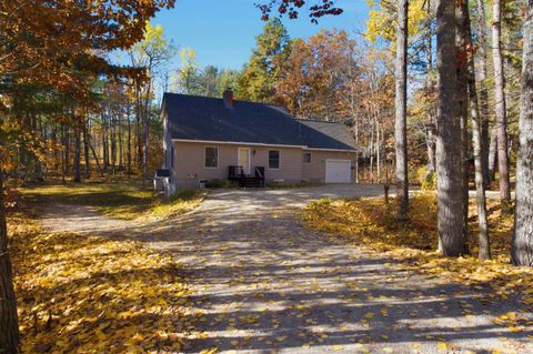 Photo of 7 Patriots Way, Ossipee, NH 03814 (MLS # 5082196)