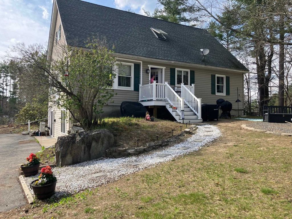 Photo of 207 28 Bypass #B, Derry, NH 03038 (MLS # 5087741)