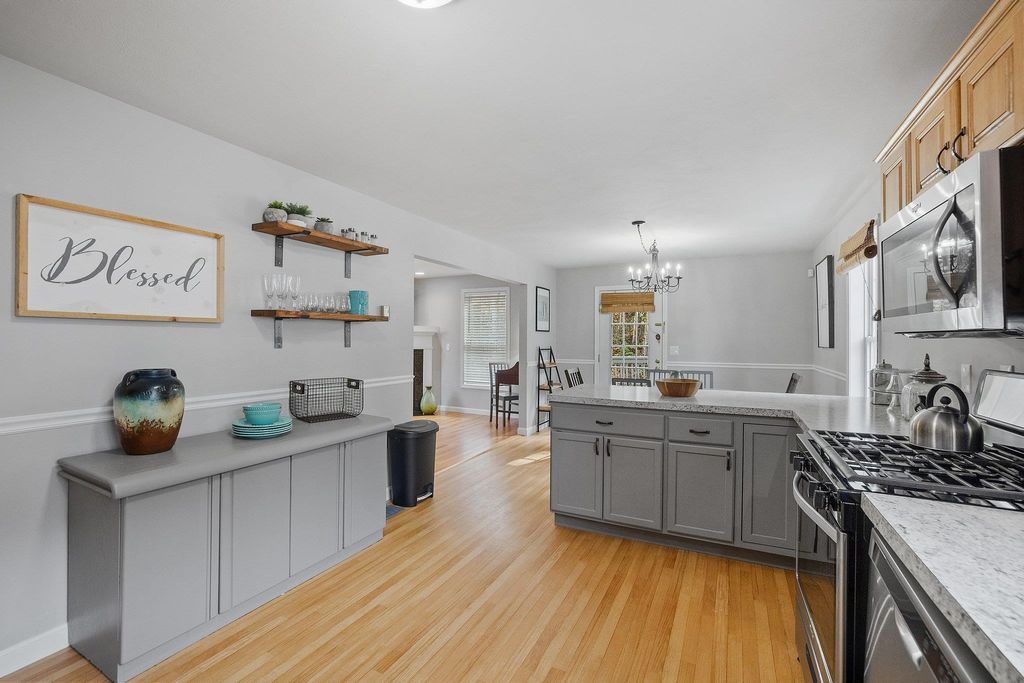 Photo of 131 Forest Hill Way, Manchester, NH 03109 (MLS # 5081180)