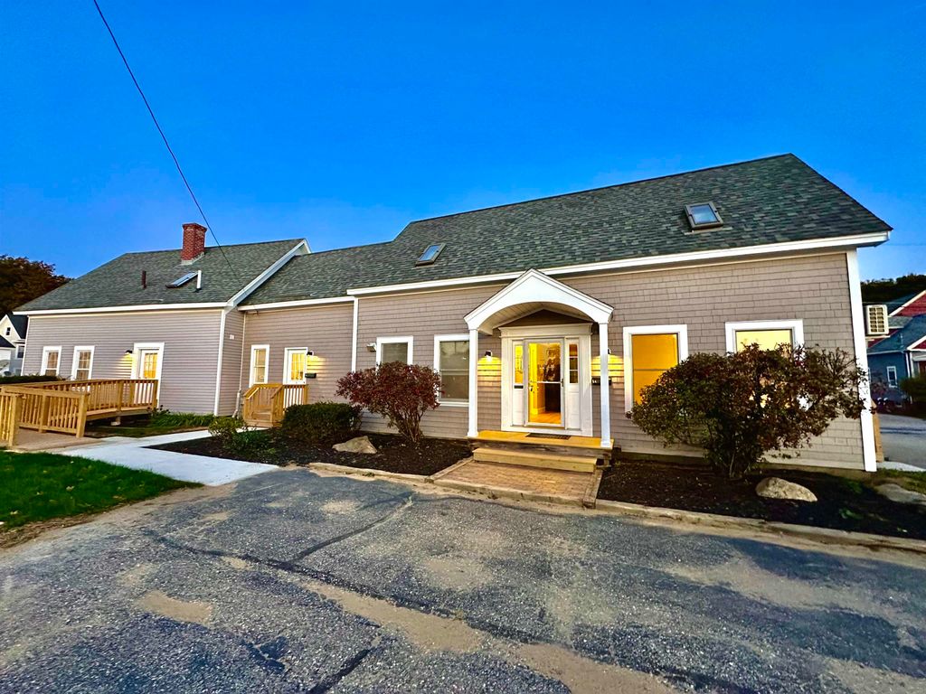 Photo of 7 Jackson Street, Rochester, NH 03867 (MLS # 5082698)