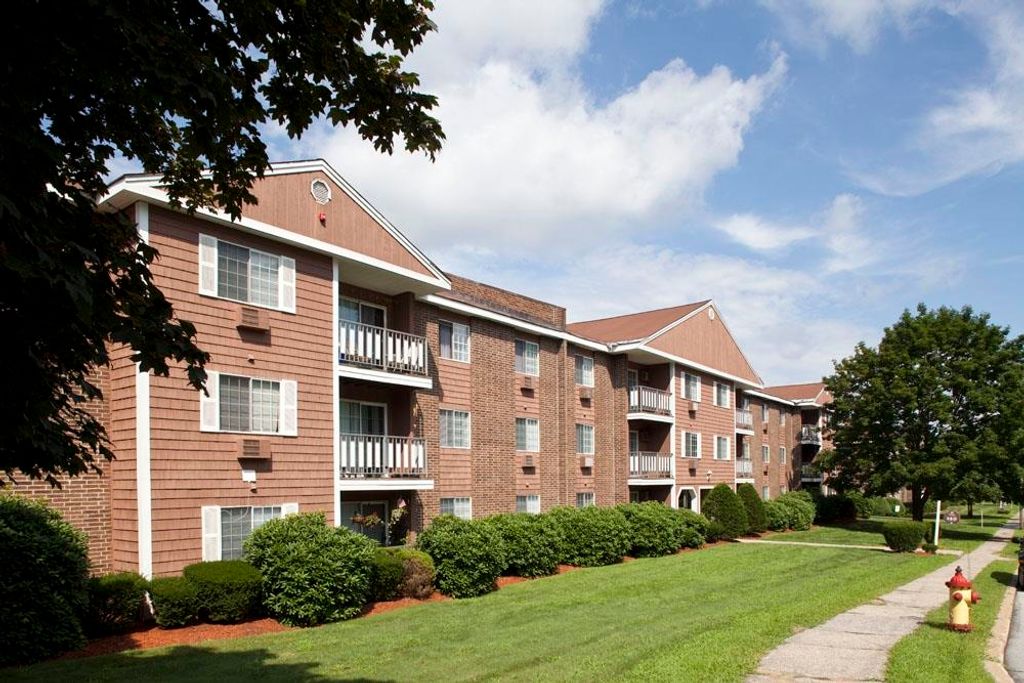 Photo of 21 West River Drive, Manchester, NH 03104 (MLS # 5069851)