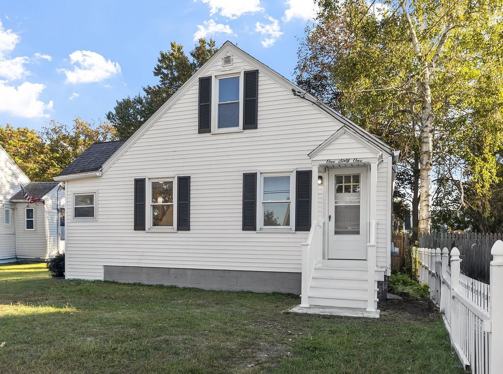 Photo of 161 Flint Street, Manchester, NH 03103 (MLS # 5063949)