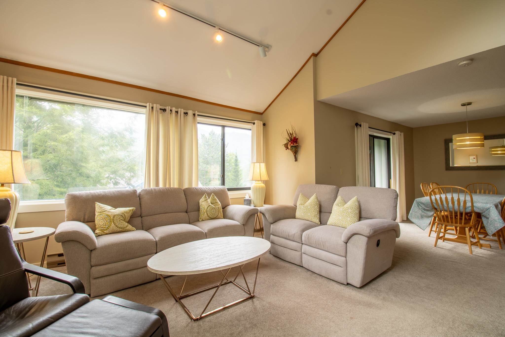15 Ravine Lane 1
