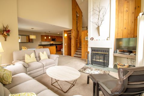 Photo of 15 Ravine Lane #1, Lincoln, NH 03251 (MLS # 5045485)