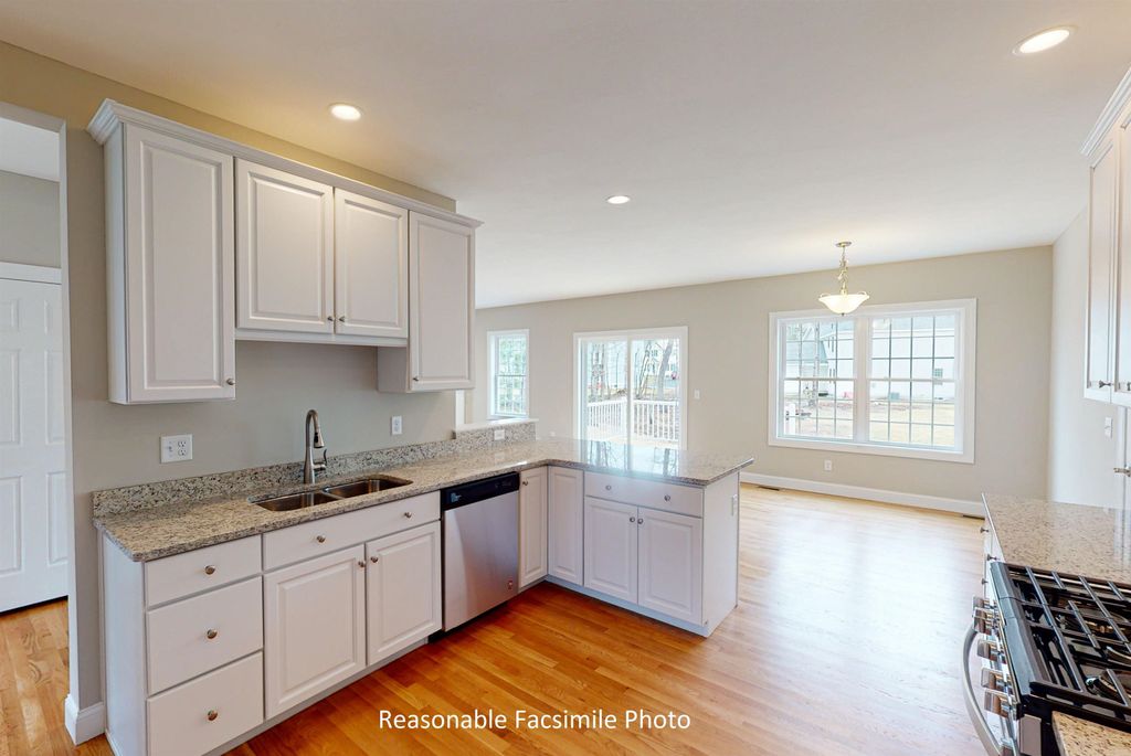 Photo of 83 Lantern Drive, Sandown, NH 03873 (MLS # 5080732)