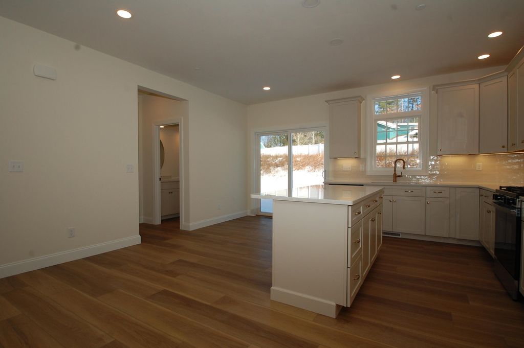 Photo of 2 Dearborn Circle, Goffstown, NH 03045 (MLS # 5071407)