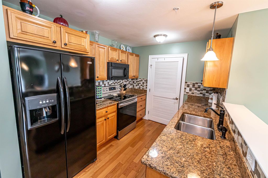 Photo of 6 Stearns Lane #201, Merrimack, NH 03054 (MLS # 5072171)