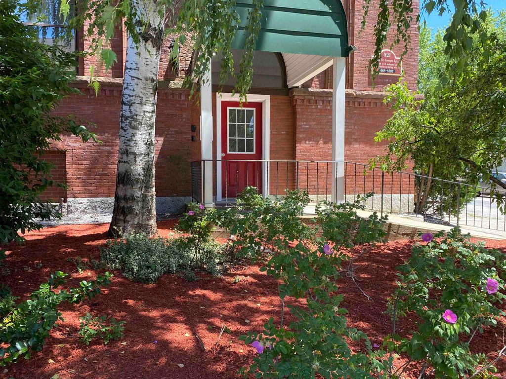 Photo of 521 Pine Street #105, Manchester, NH 03102 (MLS # 5088554)