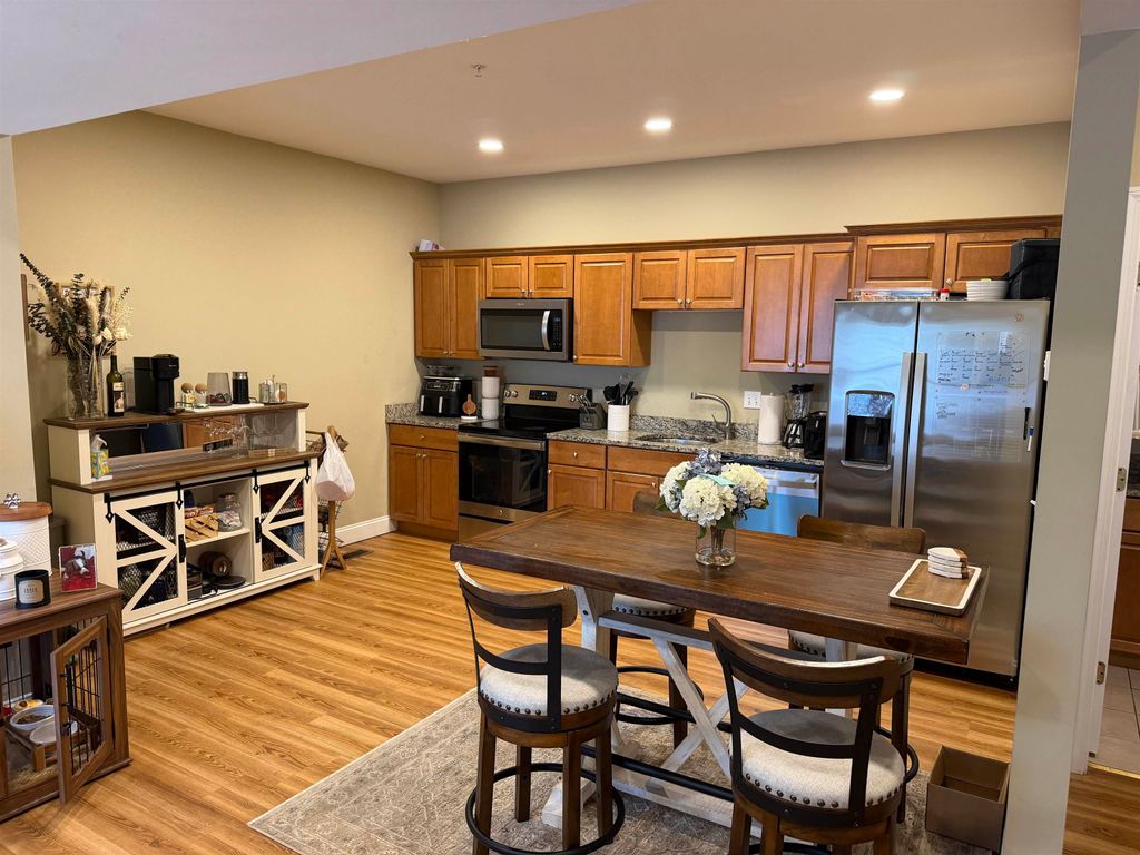 Photo of 21 East Pearl Street #2, Nashua, NH 03060 (MLS # 5088961)