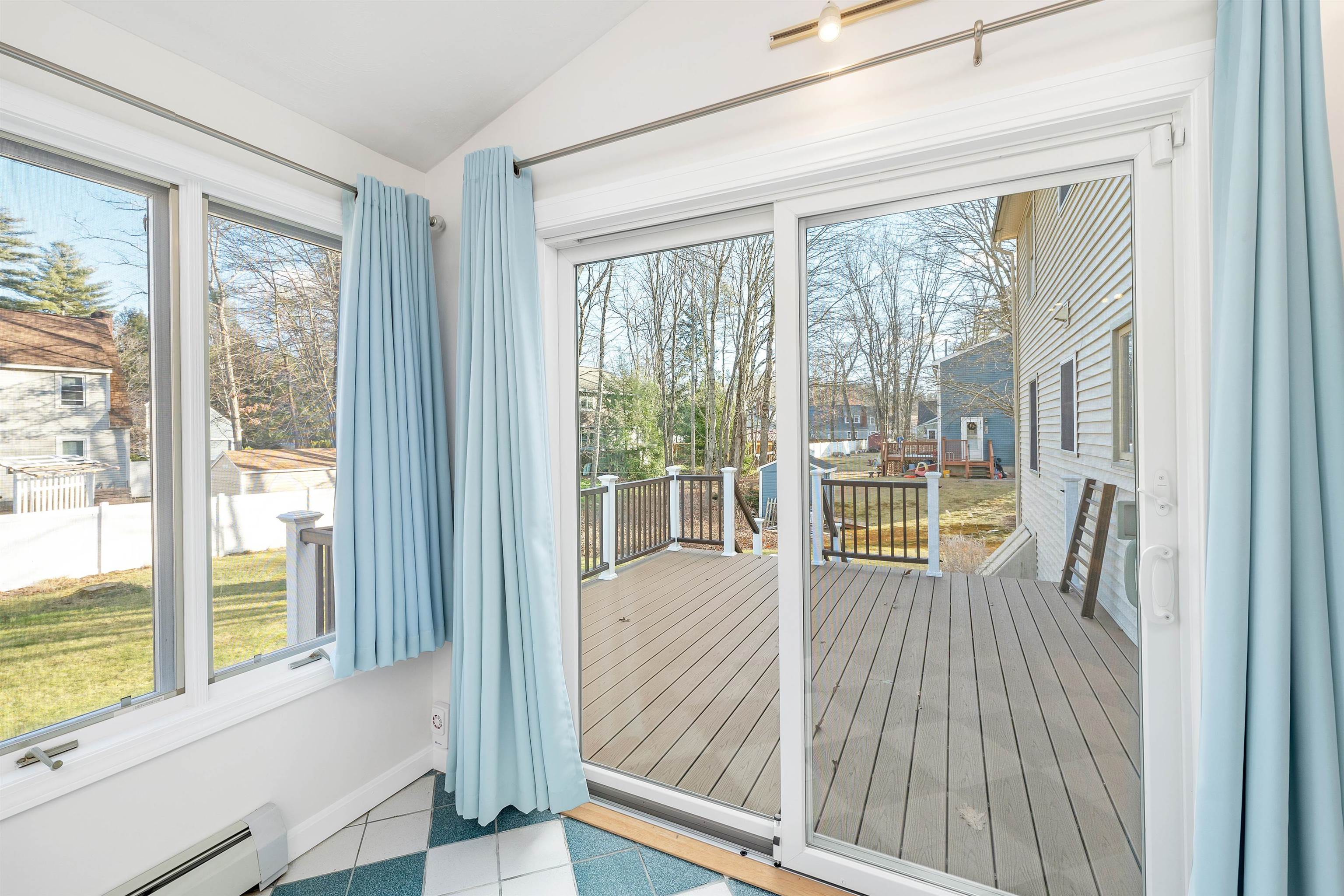 Concord, New Hampshire 03303, United States, 3 Bedrooms Bedrooms, ,2 BathroomsBathrooms,Residential,Pending,22651