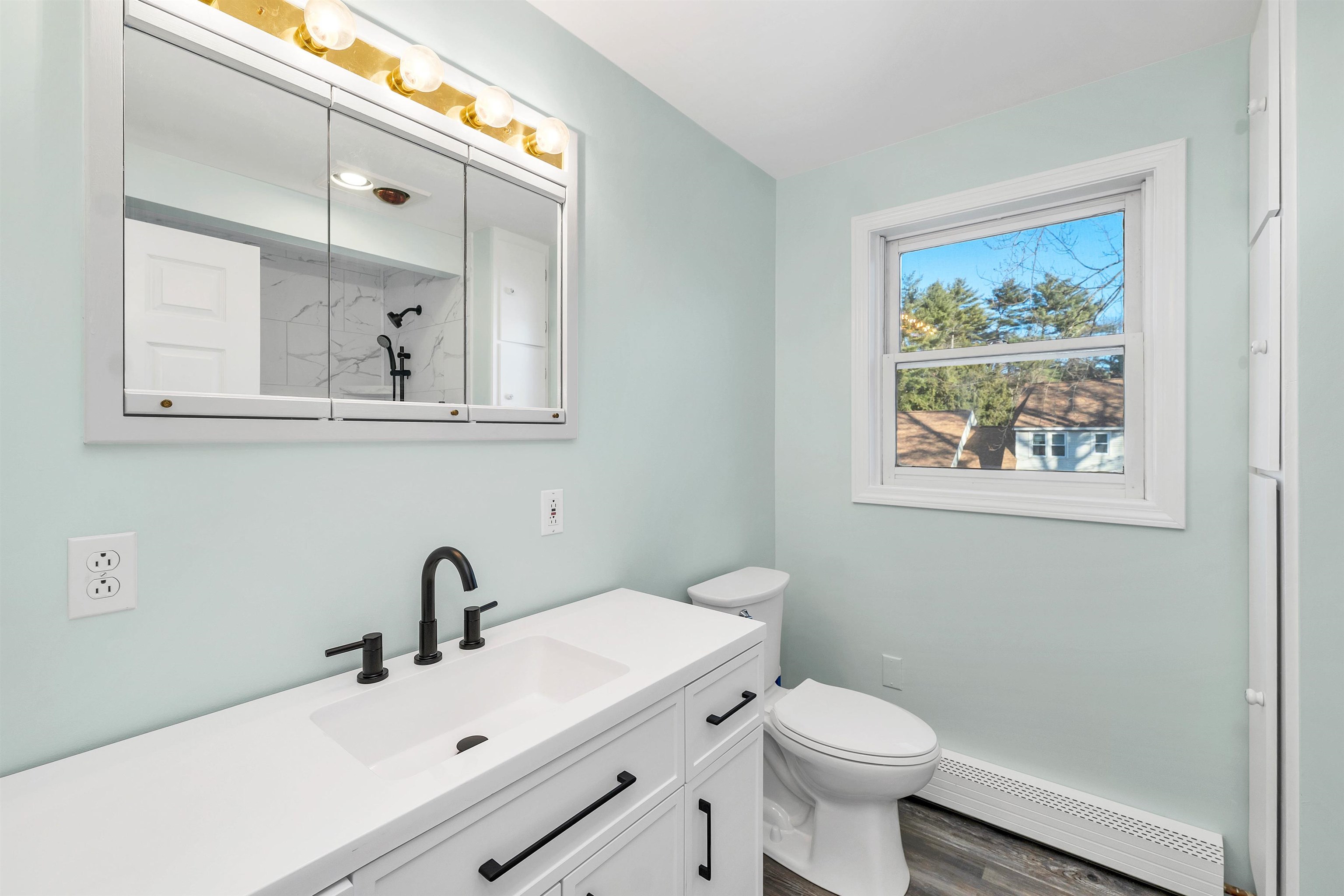 Concord, New Hampshire 03303, United States, 3 Bedrooms Bedrooms, ,2 BathroomsBathrooms,Residential,Pending,22651