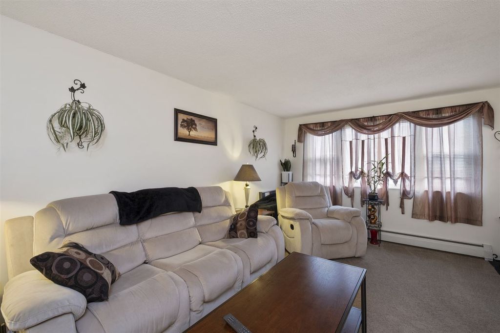 Photo of 481 Merrimack Street #4, Manchester, NH 03103 (MLS # 5074129)