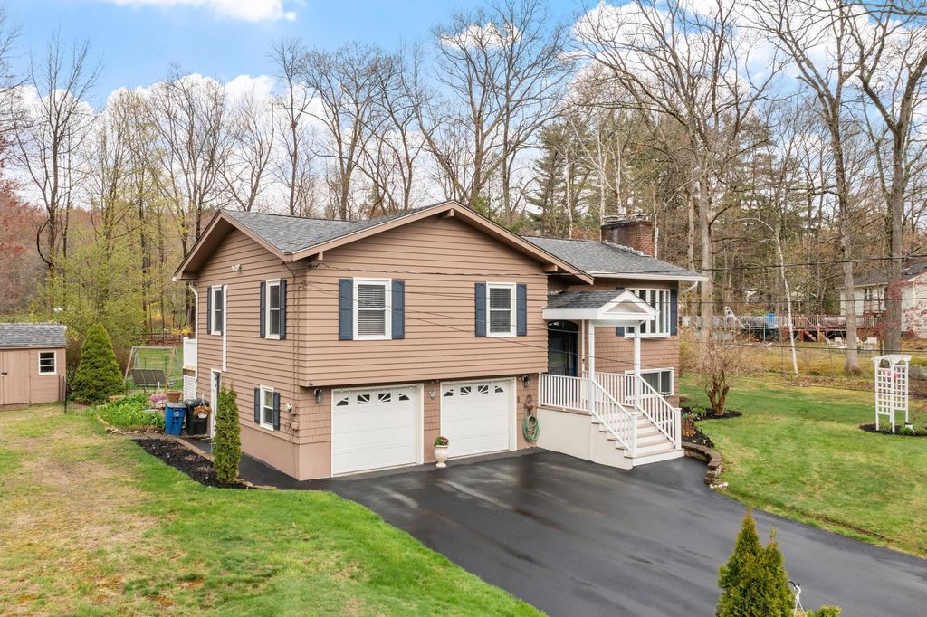 Photo of 3 Westgate Road, Derry, NH 03038 (MLS # 5086515)
