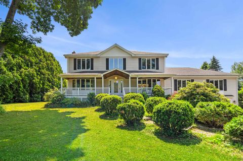 10 Roy Drive Hudson NH 03051