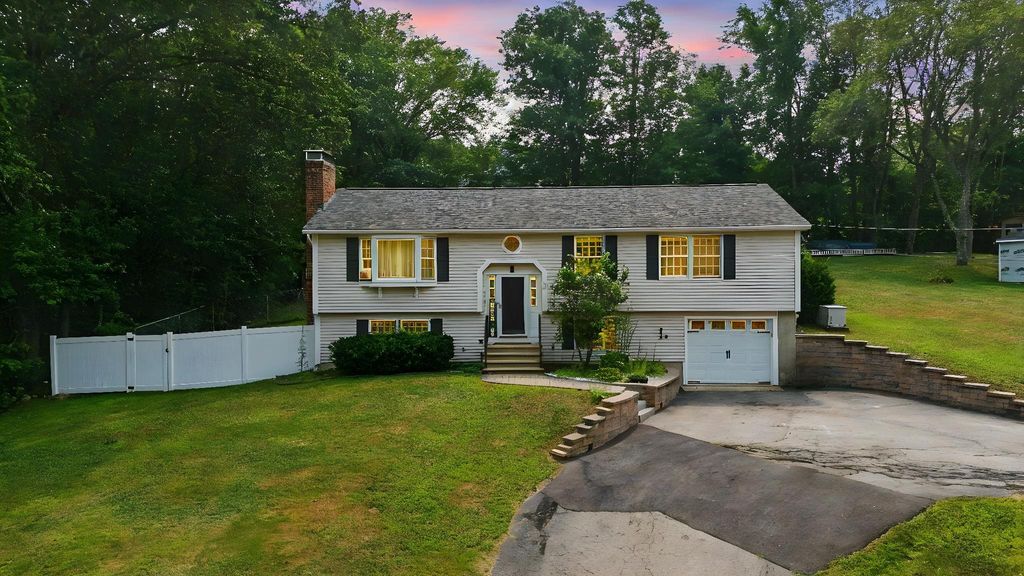 Photo of 23 Bartlett Street, Allenstown, NH 03275 (MLS # 5059364)
