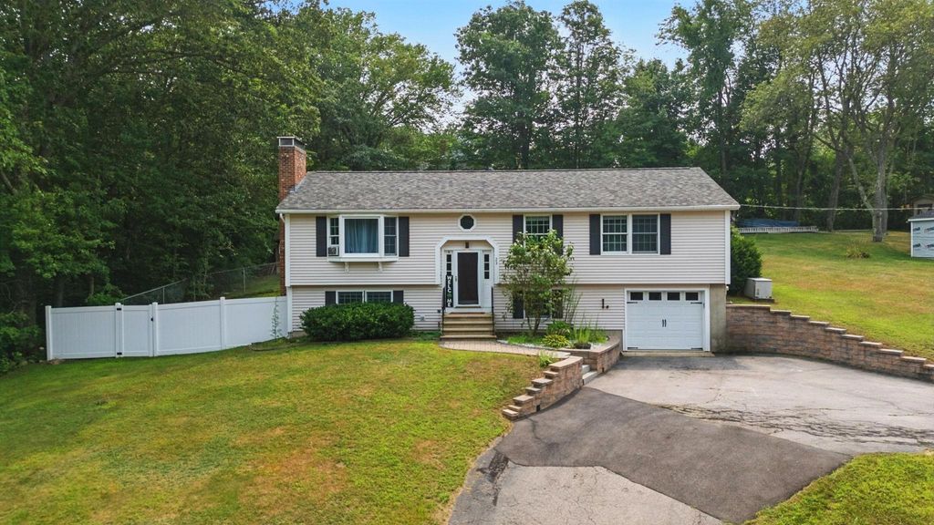 Photo of 23 Bartlett Street, Allenstown, NH 03275 (MLS # 5059364)