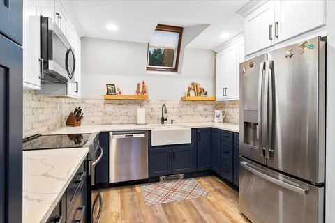 254 Boynton Road SB3 Londonderry VT 05148