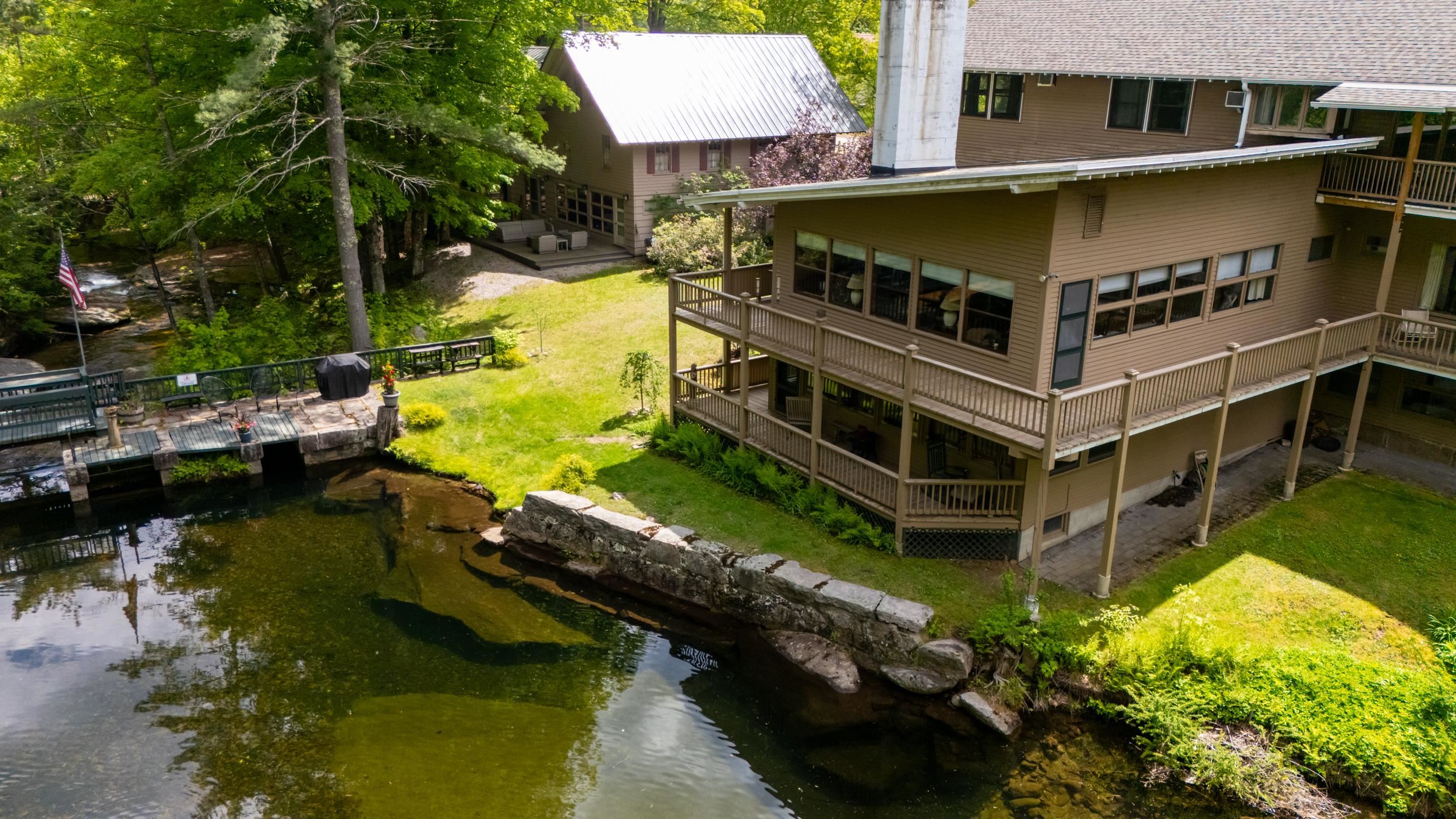 689 KEARSARGE Road 3