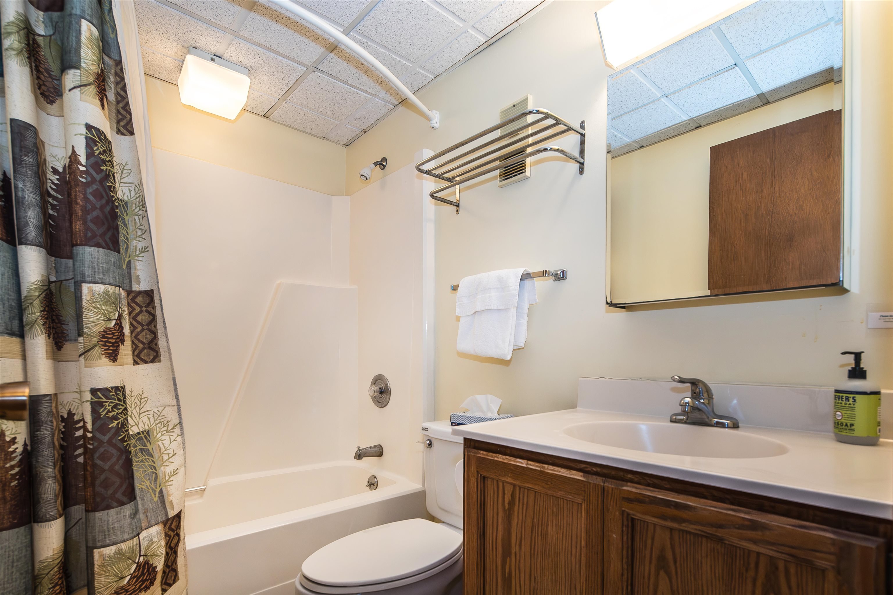 133 East Mountain Road 3A1