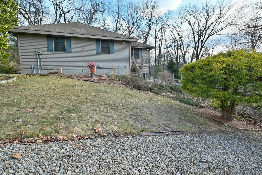 Photo of 387 Harrison Street, Manchester, NH 03104 (MLS # 5081251)