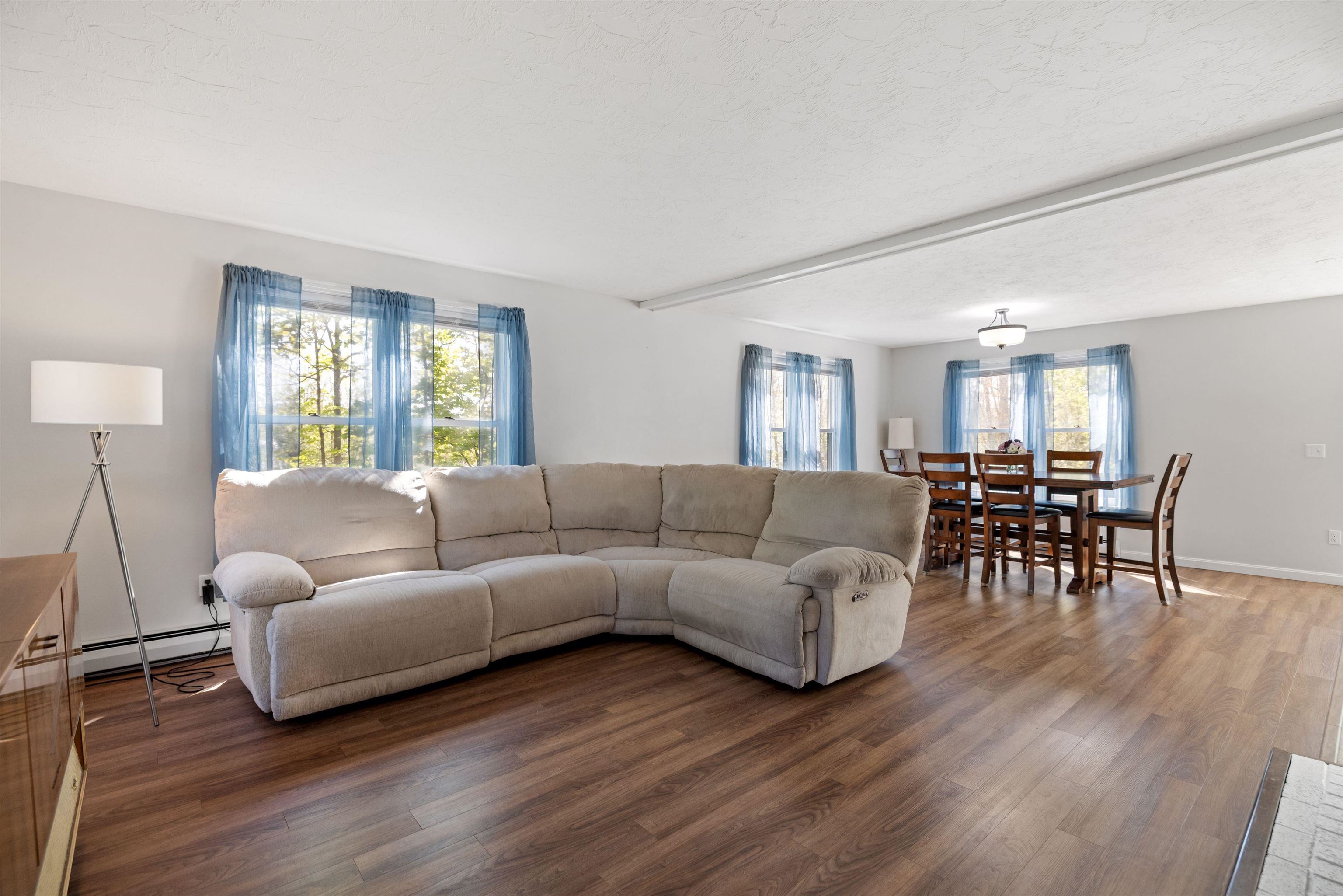 Northwood, New Hampshire 03261, United States, 3 Bedrooms Bedrooms, ,2 BathroomsBathrooms,Residential,Pending,130320