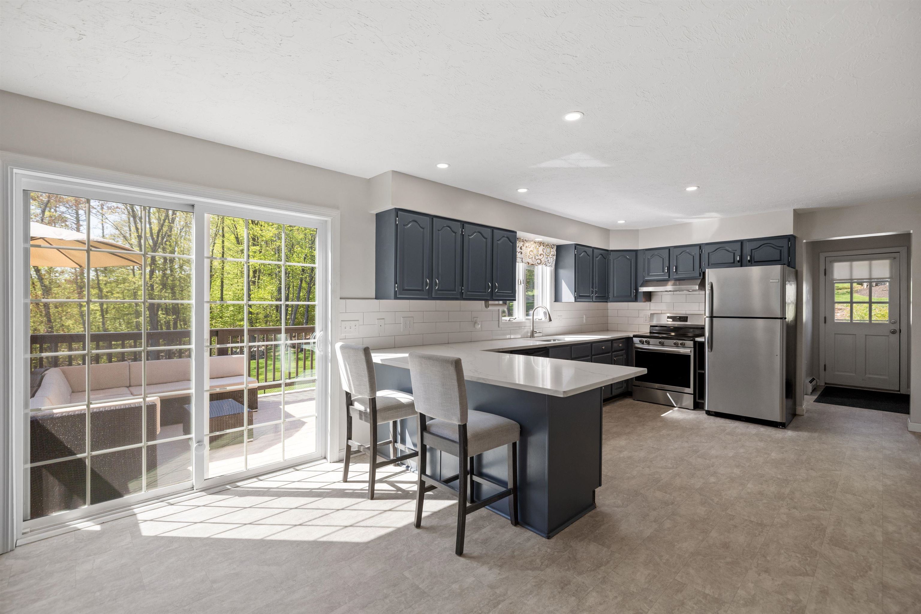 Northwood, New Hampshire 03261, United States, 3 Bedrooms Bedrooms, ,2 BathroomsBathrooms,Residential,Pending,130320