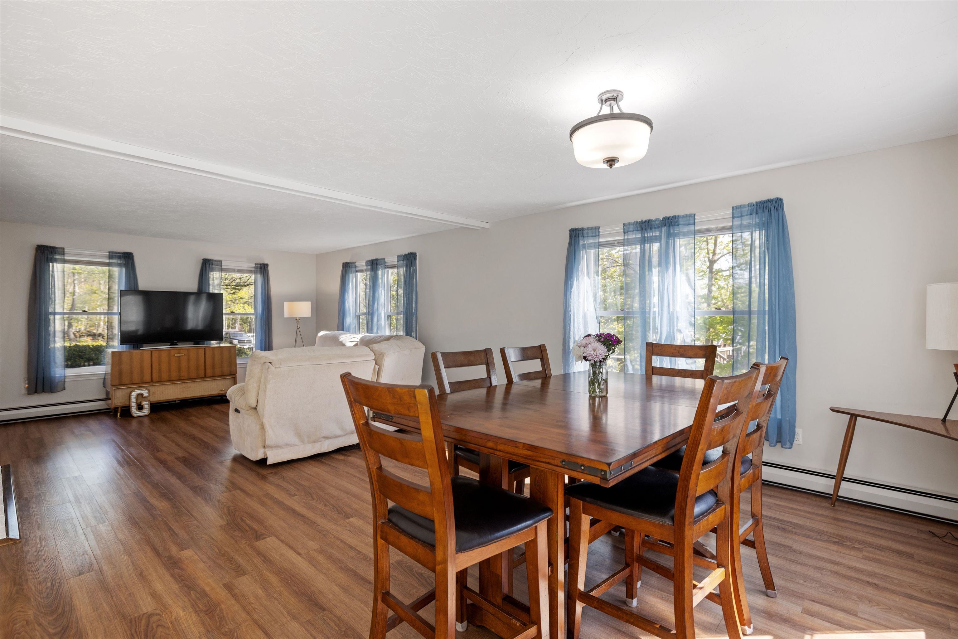 Northwood, New Hampshire 03261, United States, 3 Bedrooms Bedrooms, ,2 BathroomsBathrooms,Residential,Pending,130320