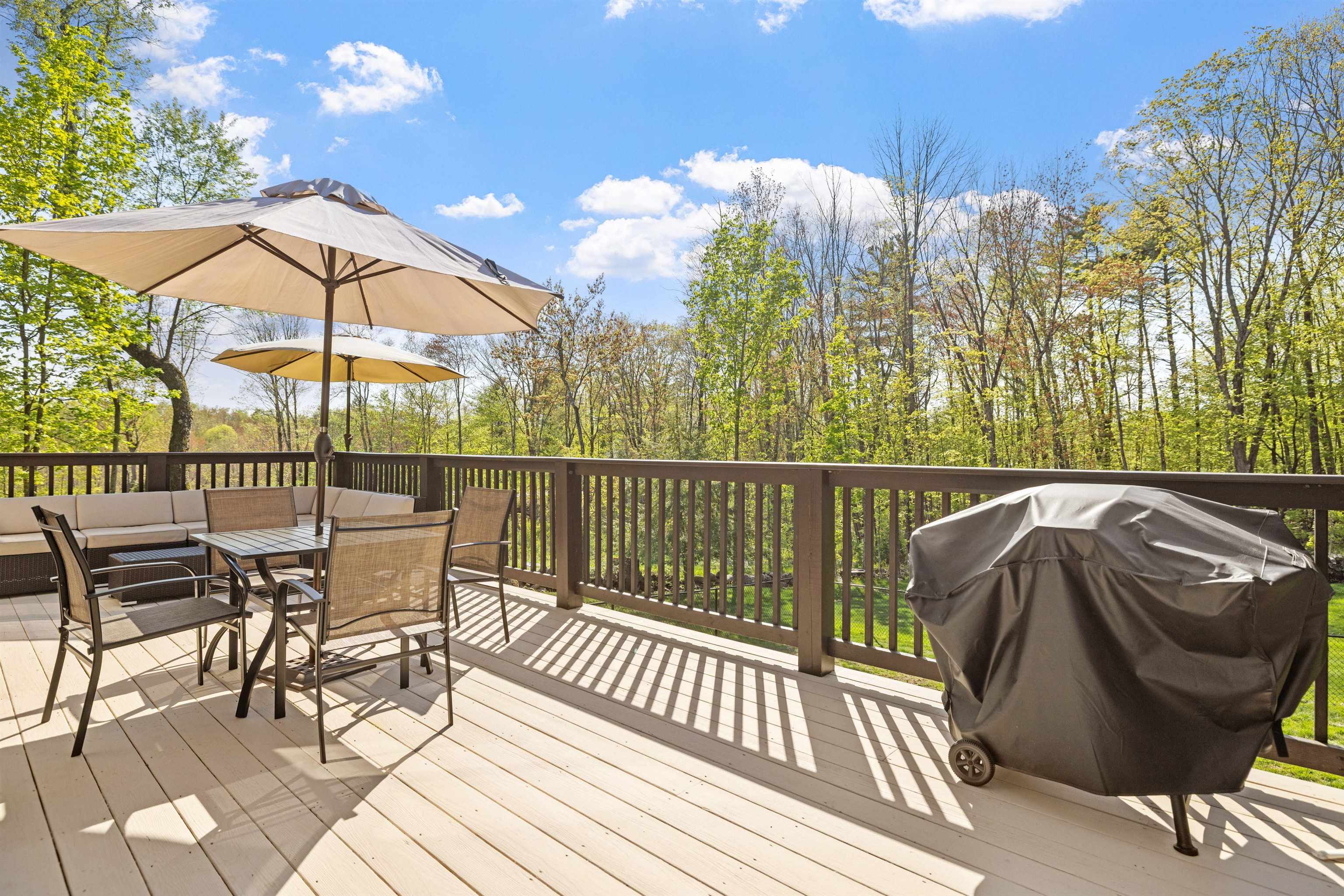 Northwood, New Hampshire 03261, United States, 3 Bedrooms Bedrooms, ,2 BathroomsBathrooms,Residential,Pending,130320