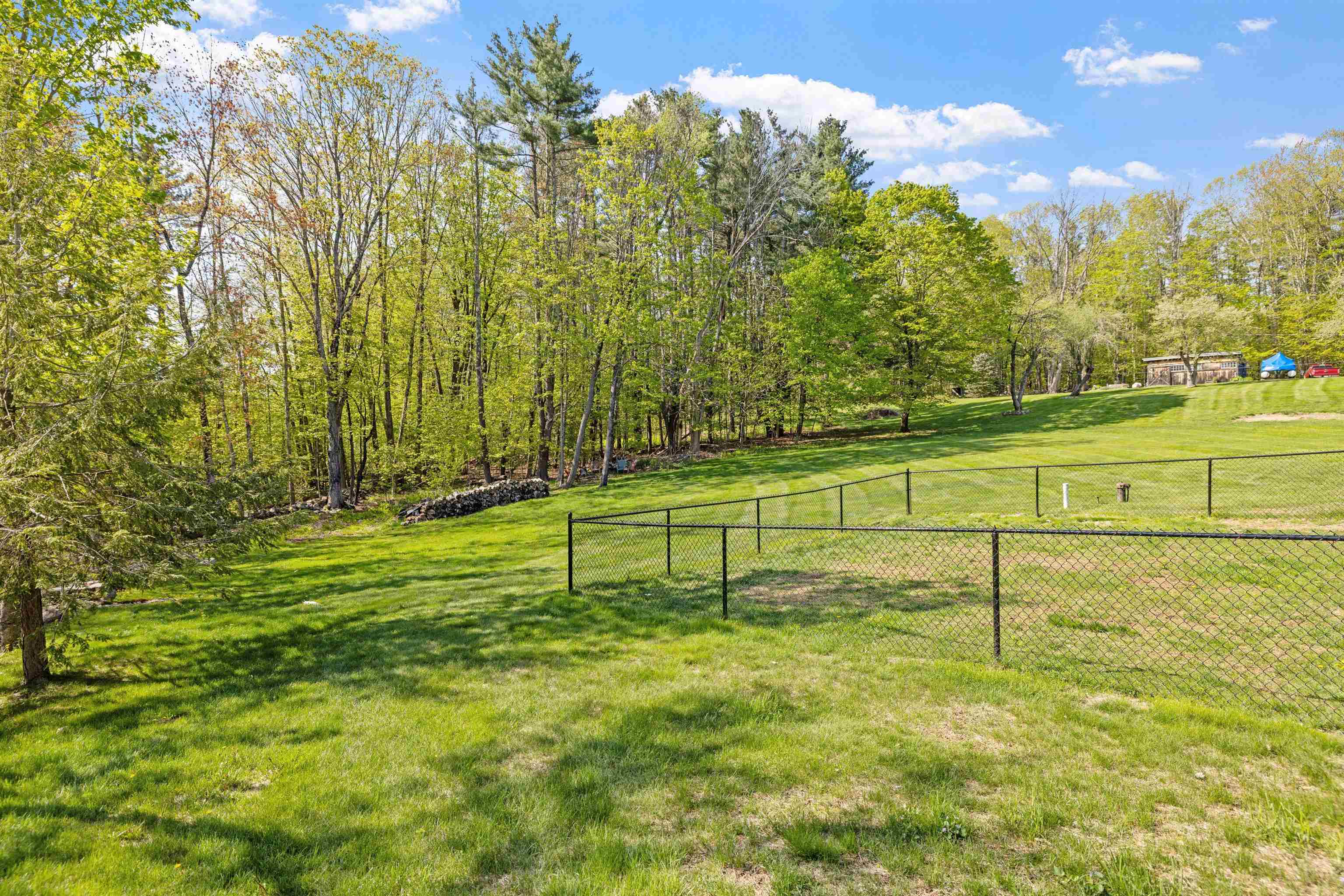 Northwood, New Hampshire 03261, United States, 3 Bedrooms Bedrooms, ,2 BathroomsBathrooms,Residential,Pending,130320