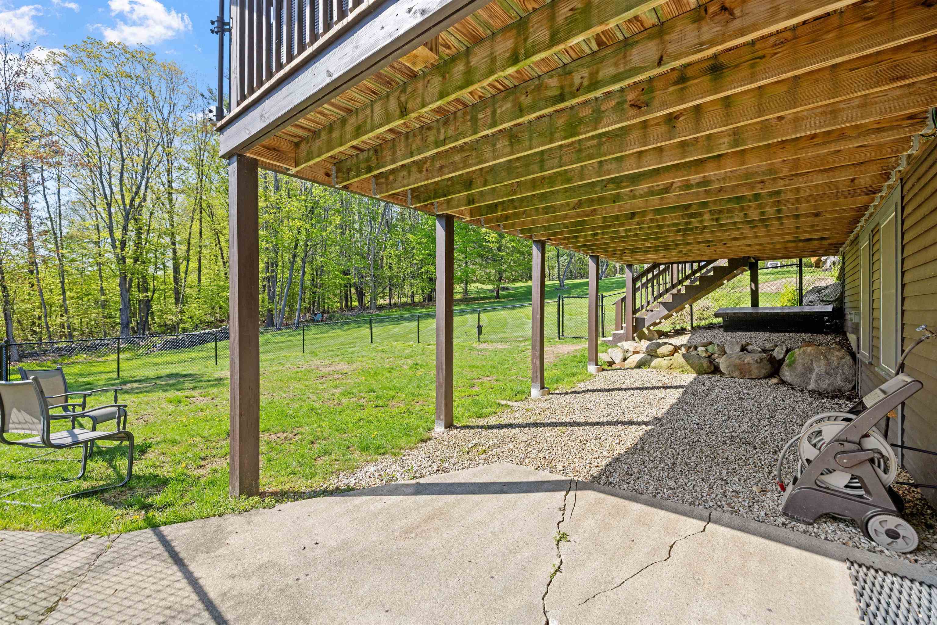 Northwood, New Hampshire 03261, United States, 3 Bedrooms Bedrooms, ,2 BathroomsBathrooms,Residential,Pending,130320