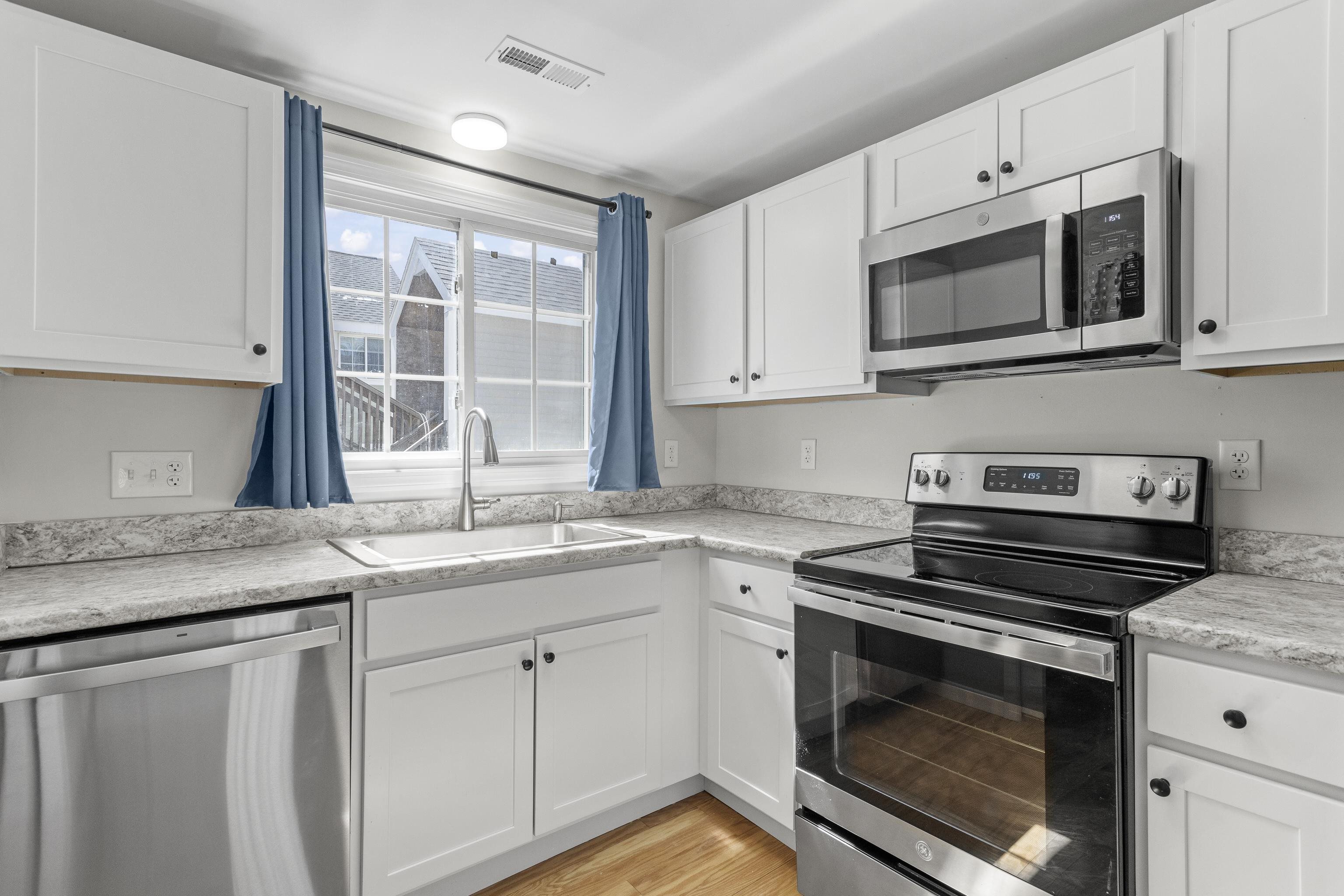 98 Henry Law Avenue 21